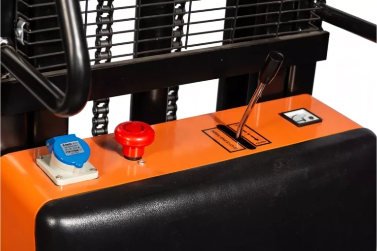 Штабелер электрический самоходный, поводковый 1,2 т - 3 м Вилы: 1150 , АКБ Li - Ion, CL1230J SIBLINE купить в Москве