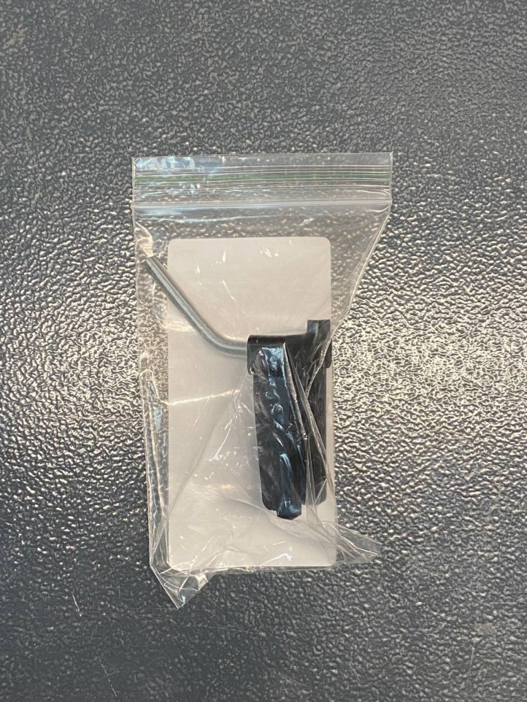 Крючок наклонный 50 мм купить в Москве Крючок наклонный 50 мм купить в Москве