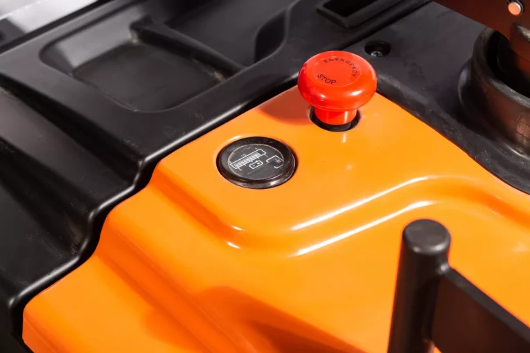 Штабелер электрический самоходный 1,6 т - 3,6 м Вилы: 1150 , АКБ Свинцово - кислотная, CL1636GA SIBLINE купить в Москве Штабелер электрический самоходный 1,6 т - 3,6 м Вилы: 1150 , АКБ Свинцово - кислотная, CL1636GA SIBLINE купить в Москве